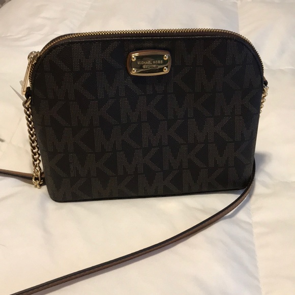 Michael Kors Handbags - Michael kors cross body purse